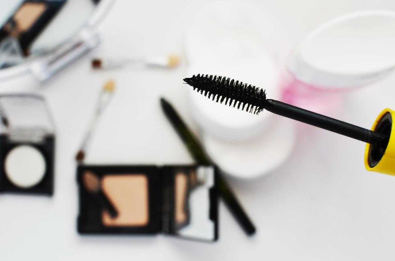 perlengkapan makeup