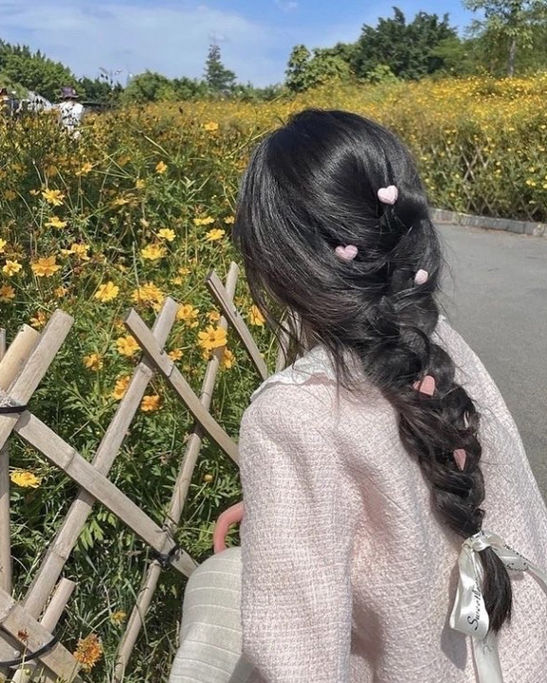 Mengikat rambut yang cantik dan mudah