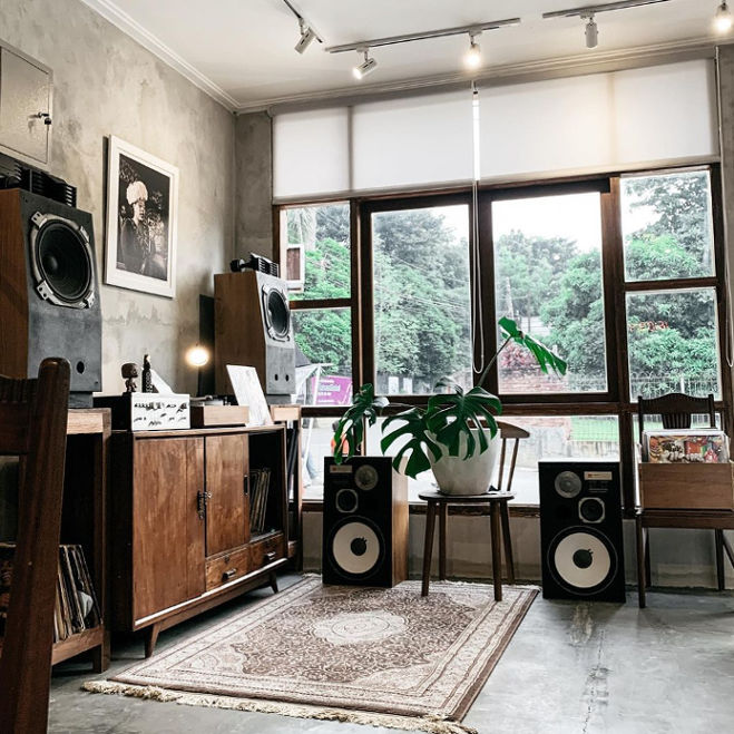 listening bar, jakarta