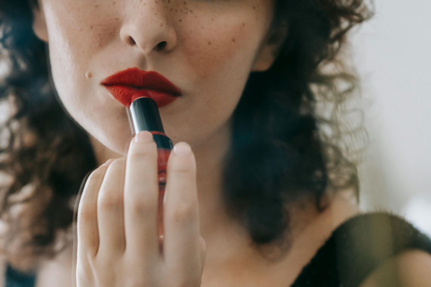 Warna kosmetik bibir sesuai zodiak, lipstick