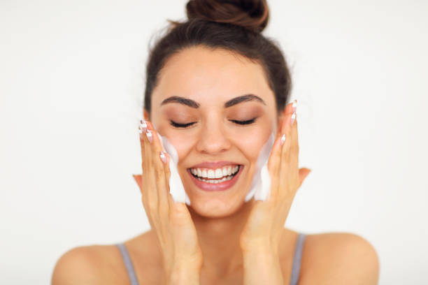 Perbedaan facial wash dan facial foam