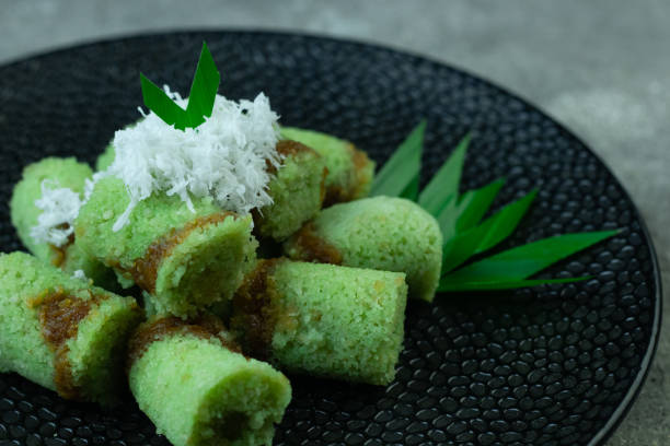 Kue Putu Jajanan Pasar Rendah Kalori