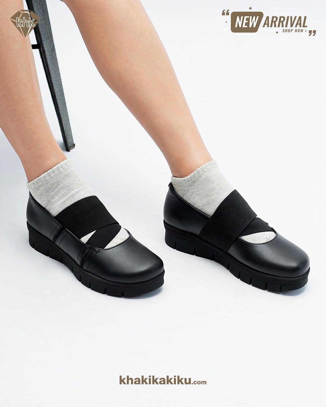 Rena black slip on. Khakikakiku. Sepatu hitam. Sepatu wanita. Local brand. Brand lokal.