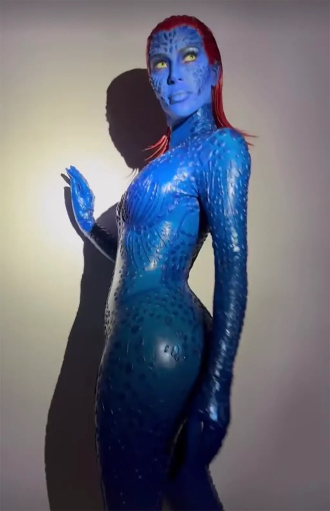 kostum halloween terbaik selebriti hollywood 2022
