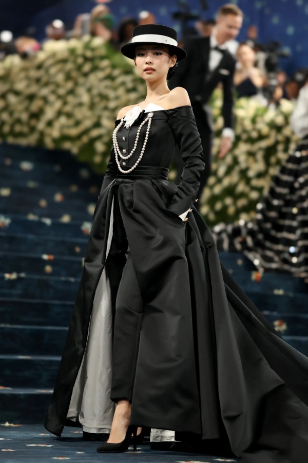 Gaya 4 Idol K-pop di Red Carpet Met Gala 2025