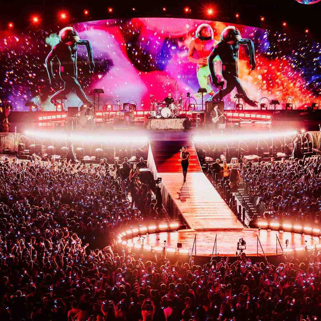 Coldplay. Music of the spheres world tour. Konser coldplay di jakarta. Konser coldplay.
