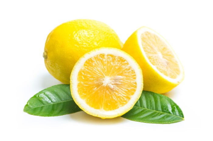 Zat asam pada lemon ampuh hilangkan stretch mark.