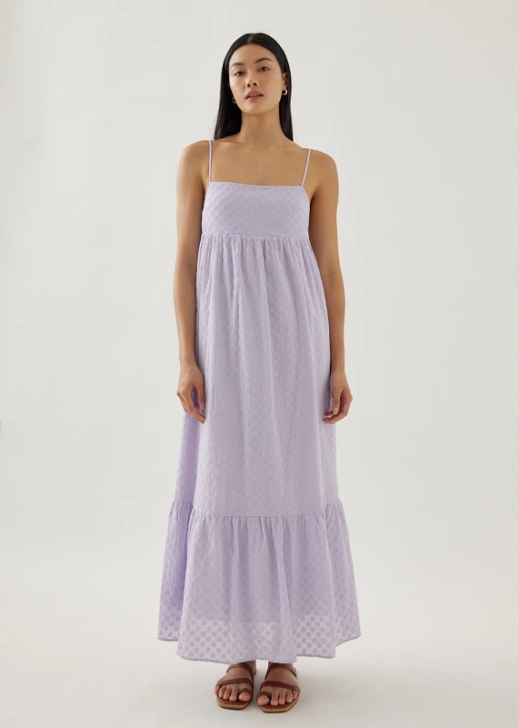 Pilihan Outfit Warna Lilac Untuk Tampilan Feminin