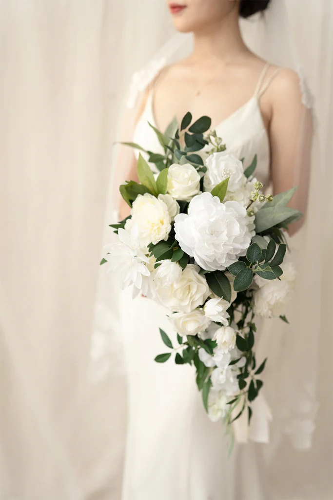 Inspirasi Buket Bunga Pengantin Berwarna Putih