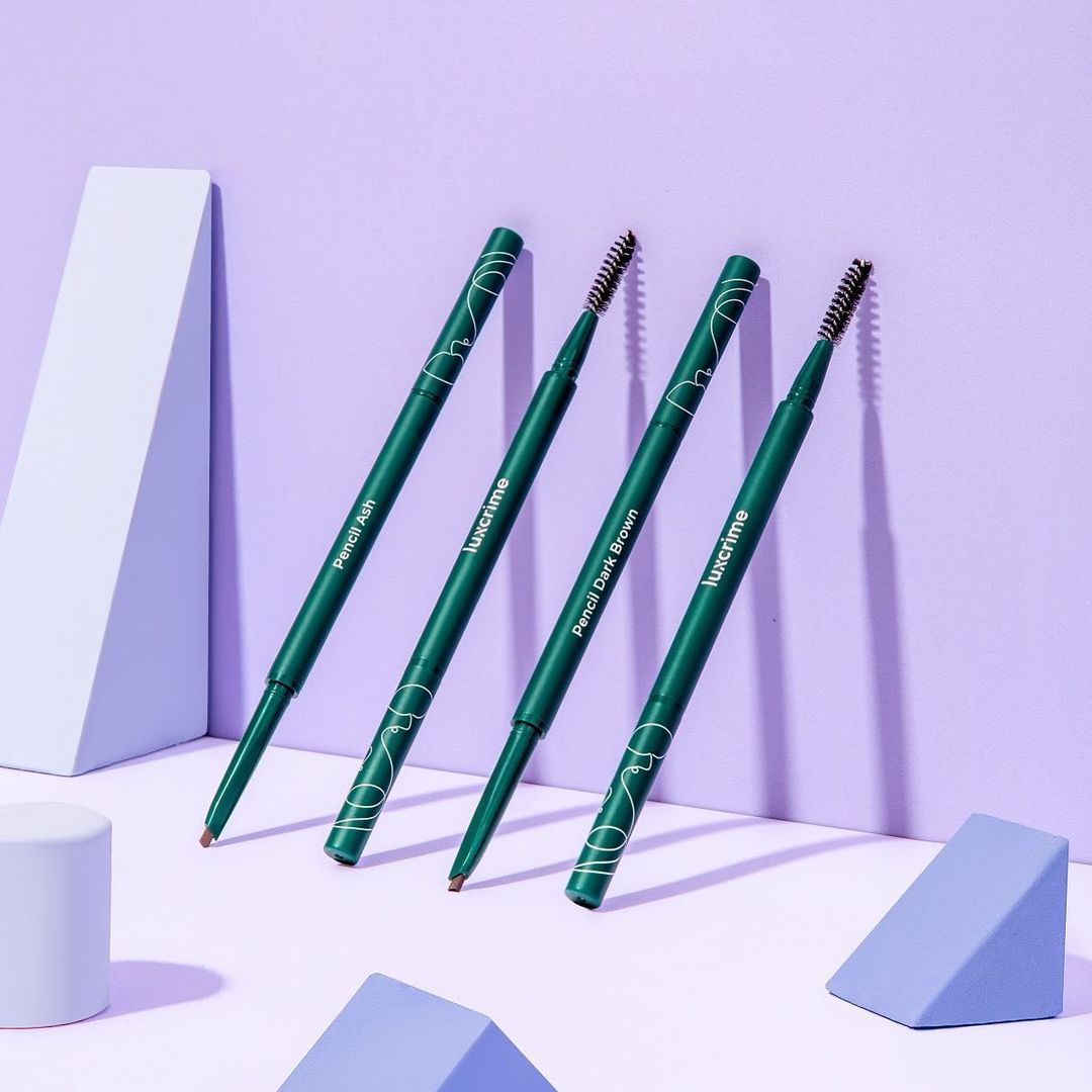 Luxcrime Slim Triangle Precision Brow Pencil. Slim Triangle Precision Brow Pencil. Pensil alis. Pensil alis tahan lama. Rekomendasi pensil alis. Pensil alis waterproof.