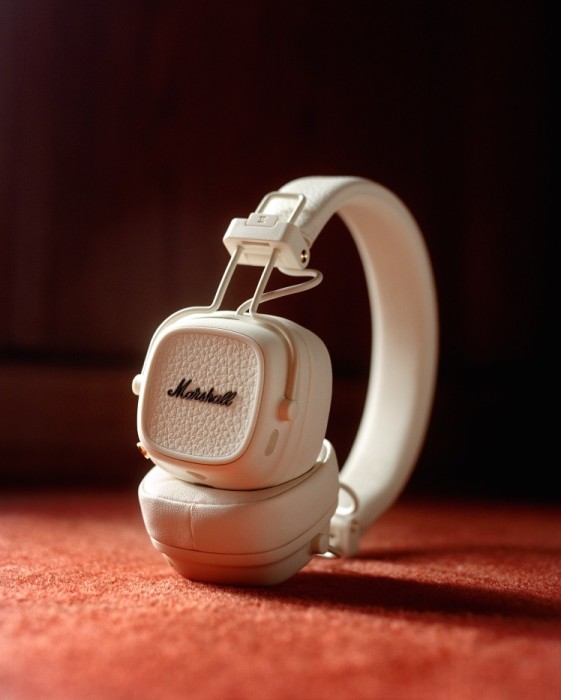 Rekomendasi Wireless Headphone Terbaik dengan Desain Stylish