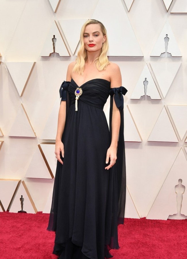 gaya fashion terbaik margot robbie