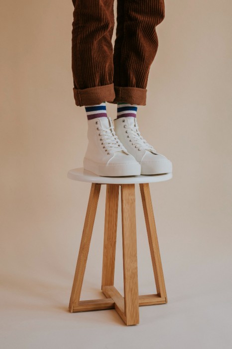 cara mengatasi masalah sepatu bau, tips merawat sepatu agar tidak bau