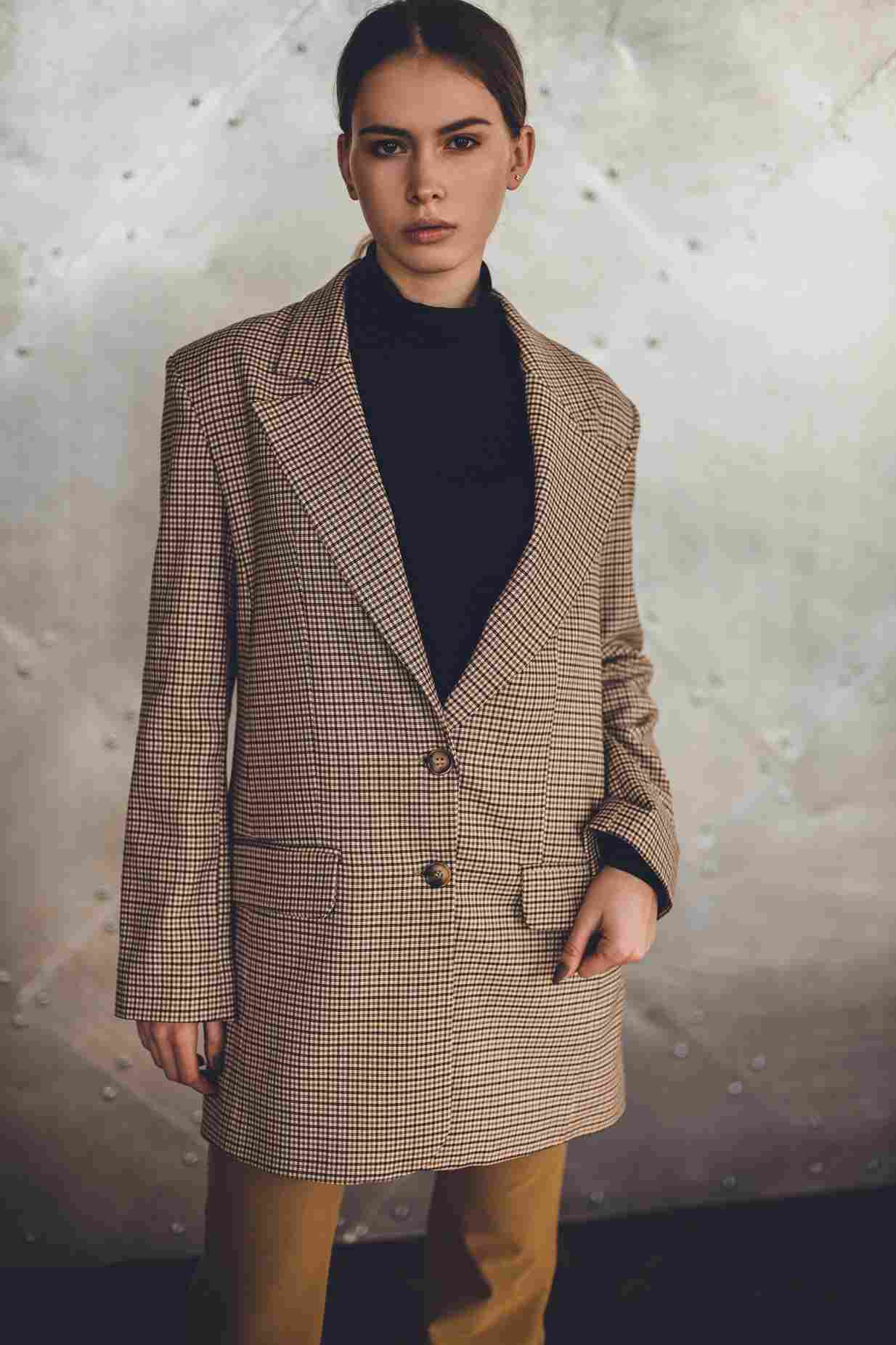 model blazer wanita