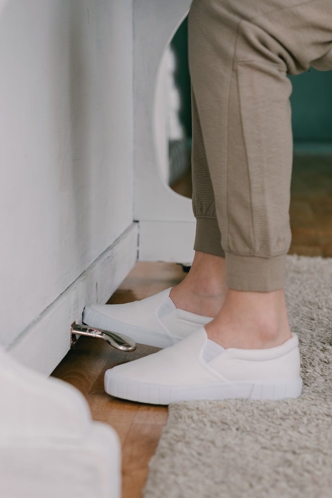 model sepatu wanita untuk jalan jalan