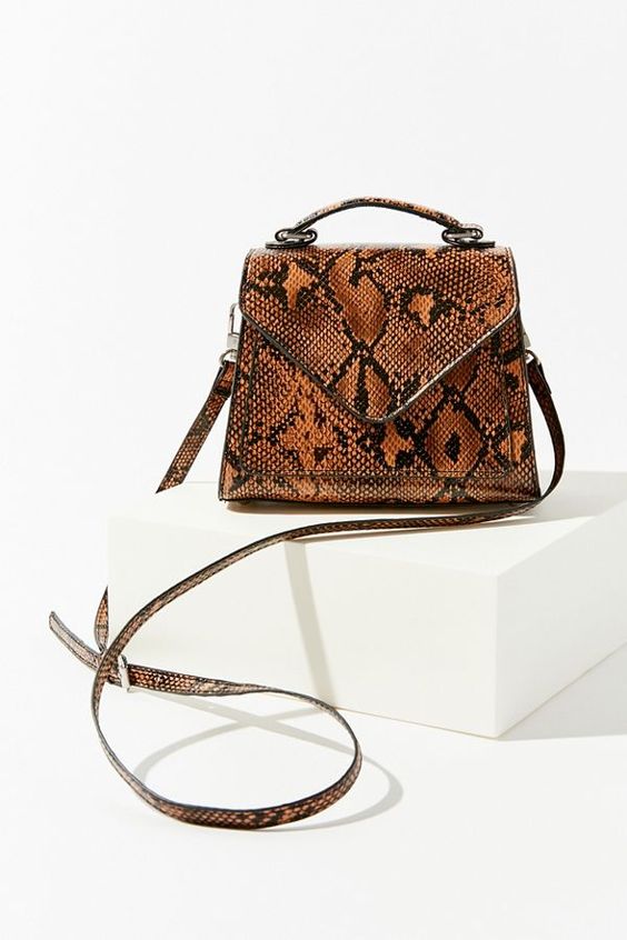 Model Tas Selempang Kecil Wanita
