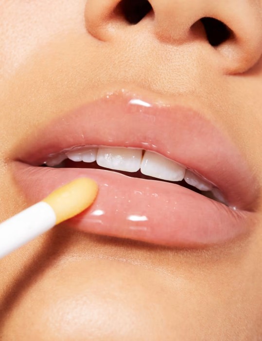 Perbedaan Lip Oil dan Lip Gloss