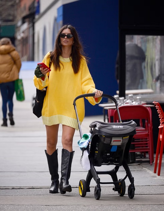 Inspirasi Outfit Oversized Ala Seleb Untuk Gaya Santai
