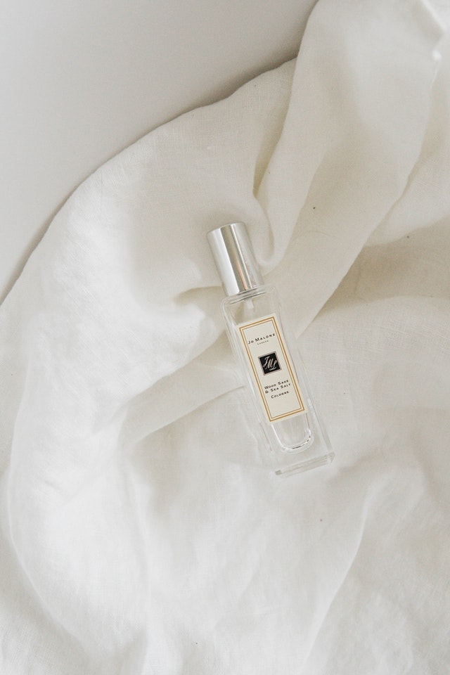 parfum wanita yang wanginya lembut