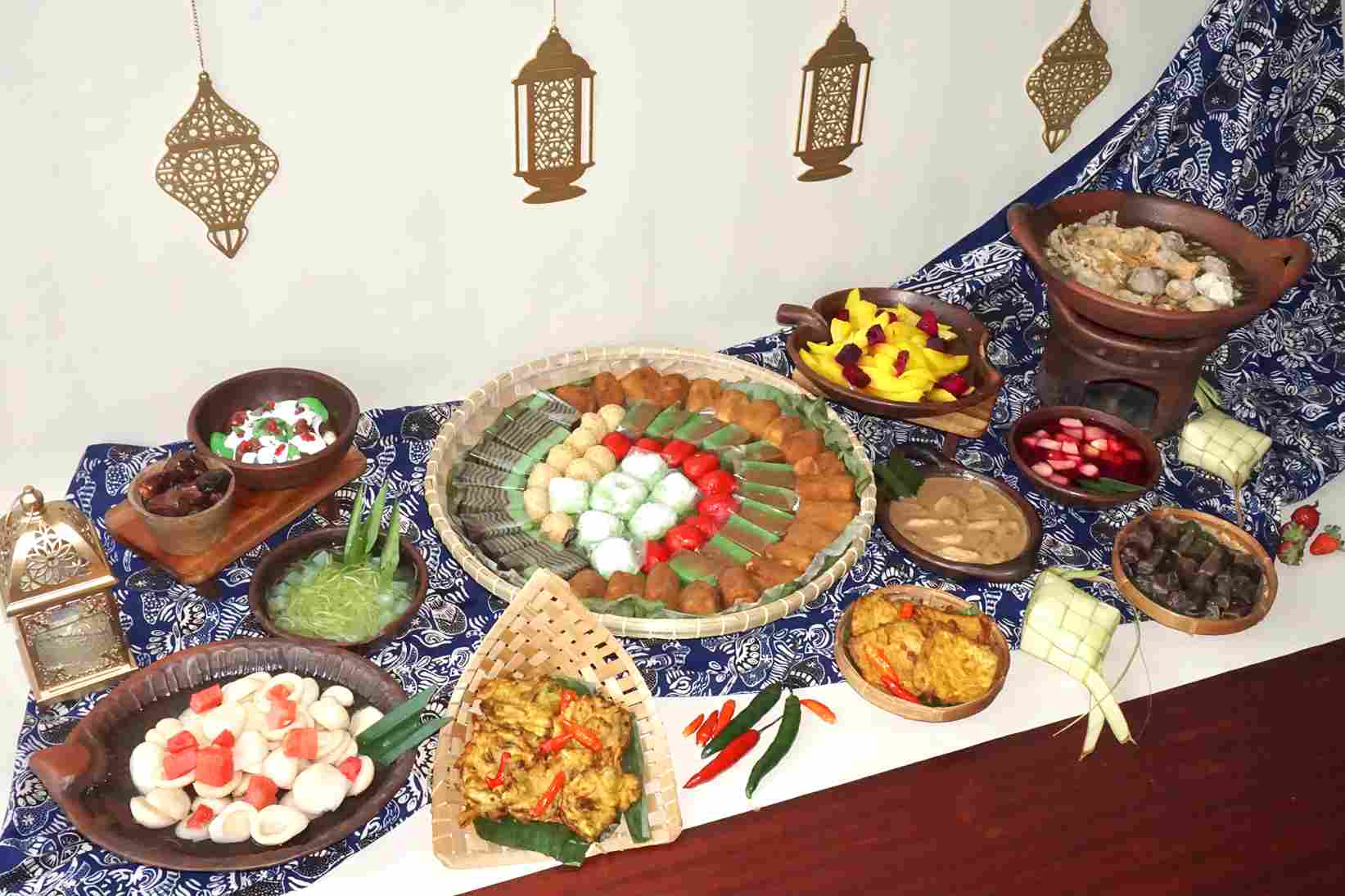 Takjil. All You Can Eat. Pasar Takjil. Ramadhan. The Mayflower.