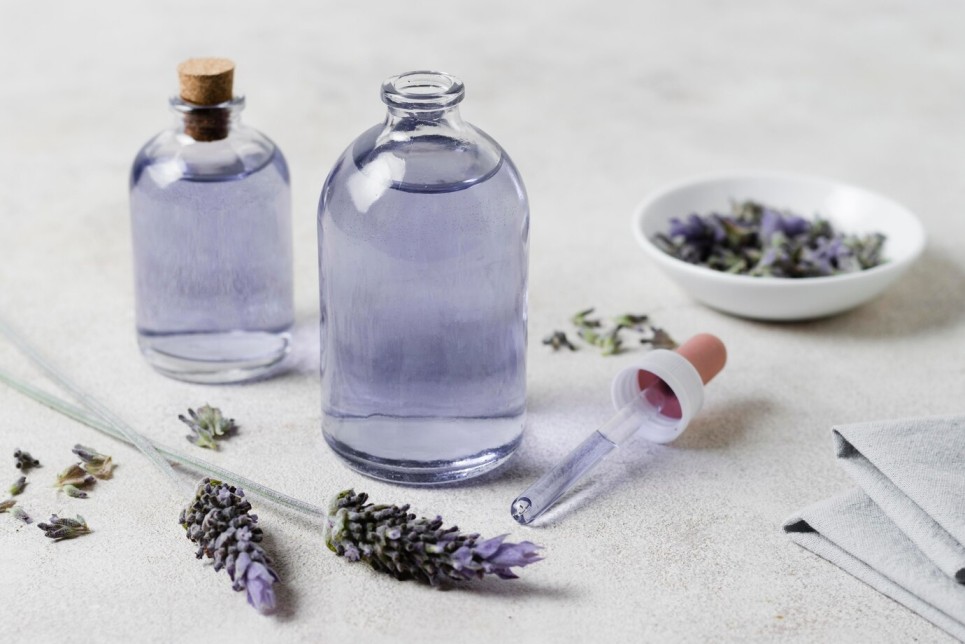 perawatan rambut dengan bahan herbal, lidah buaya, lavender, rosemary, biji fenugreek, daun mimba