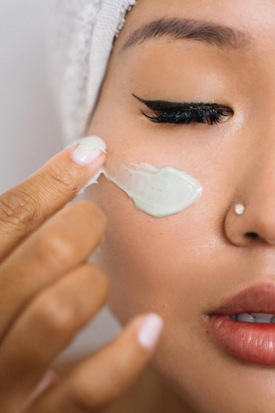 cara hilangkan mata panda, puffy eyes, mata sembap, mata bengkak di pagi hari