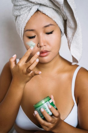 efek dari niacinamide ke kulit wajah, niacinamide, skin barrier, kerutan, garis halus