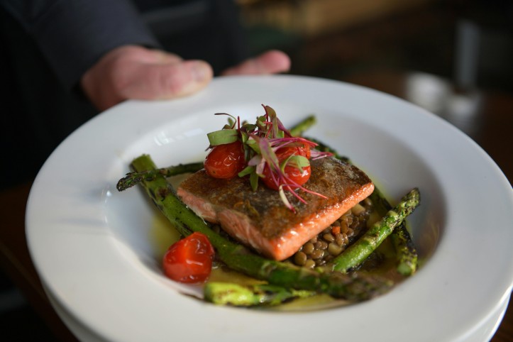 manfaat salmon bagi kesehatan, kesehatan, salmon untuk kesehatan, ikan salmon