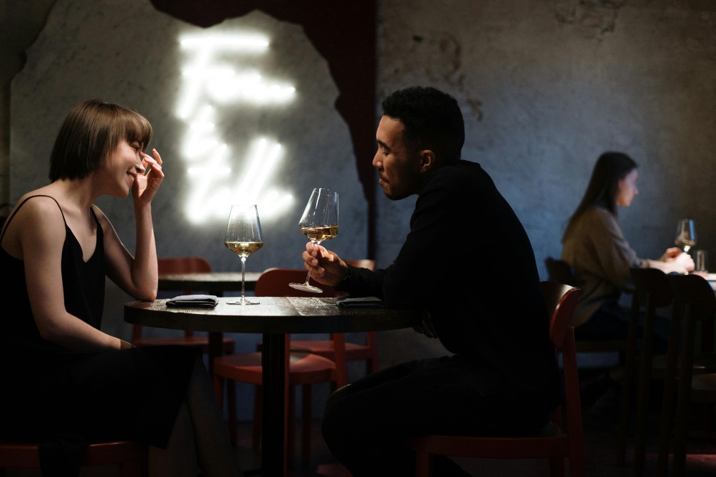 blind date, kencan buta, canggung, hubungan, pasangan, couple, tips blind date