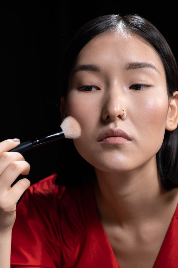 teknik aplikasi blush on untuk berbagai bentuk wajah, teknik aplikasi blush on, blush on, makeup