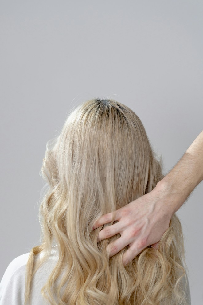 tips menggunakan dry shampoo yang benar, tips menggunakan dry shampoo, dry shampoo 
