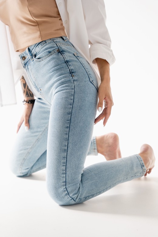 jenis celana jeans yang wajib dimiliki perempuan, jenis celana jeans, celana jeans, jeans