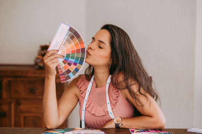 perpaduan warna yang serasi, color wheel, warna, kombinasi warna, warna outfits