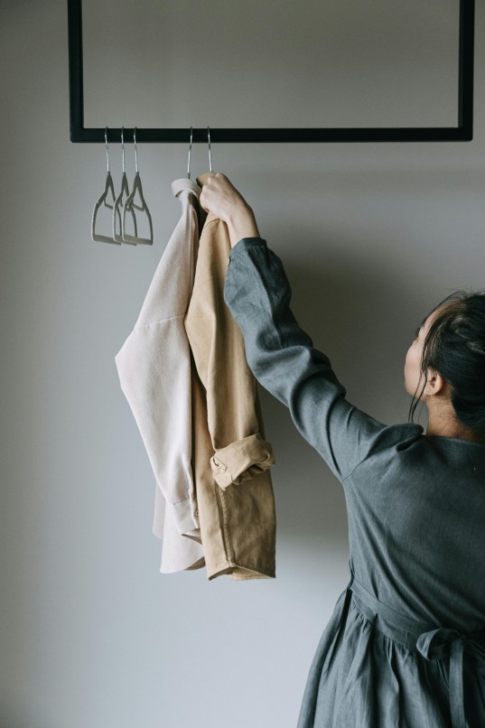cara merawat baju putih, baju putih, merawat baju putih, laundry, merawat baju putih, mencuci baju putih