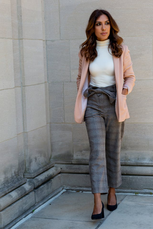 Celana grey cocok dengan baju warna apa