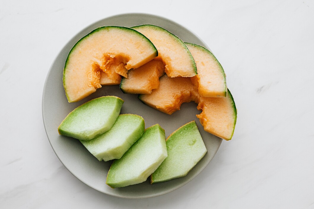 Melon salah satu makanan yang bisa meredakan asam lambung.