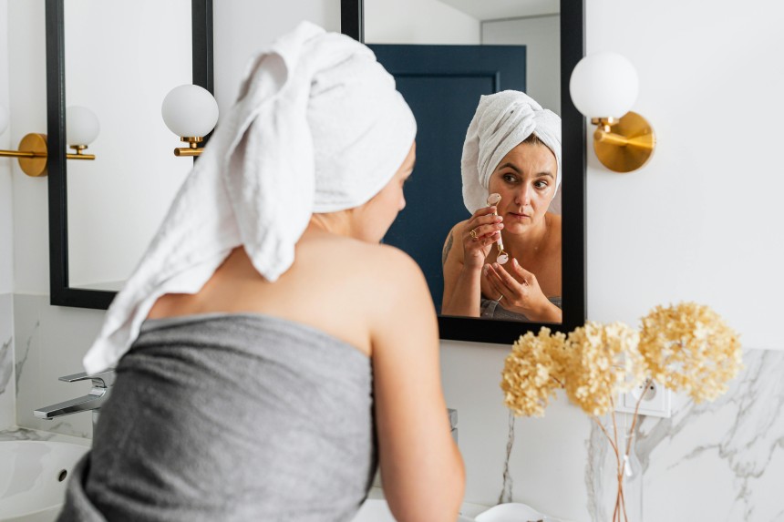 skincare yang wajib dipakai di malam hari, skincare untuk malam hari, skincare, cleansing oil, facial wash