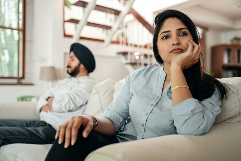 cara menangani bad feeling kepada pasangan, bad feeling, rasa tidak enak kepada pacar, kepercayaan dalam hubungan