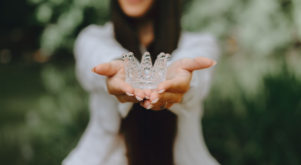 treat like a queen artinya, treat like a queen, hubungan, dukungan