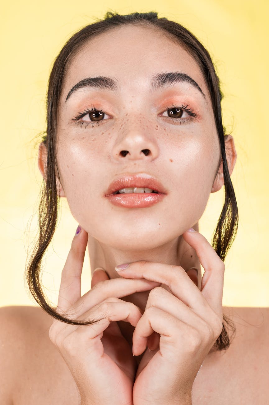 Warna Makeup yang Cocok Untuk Kulit Kuning Langsat