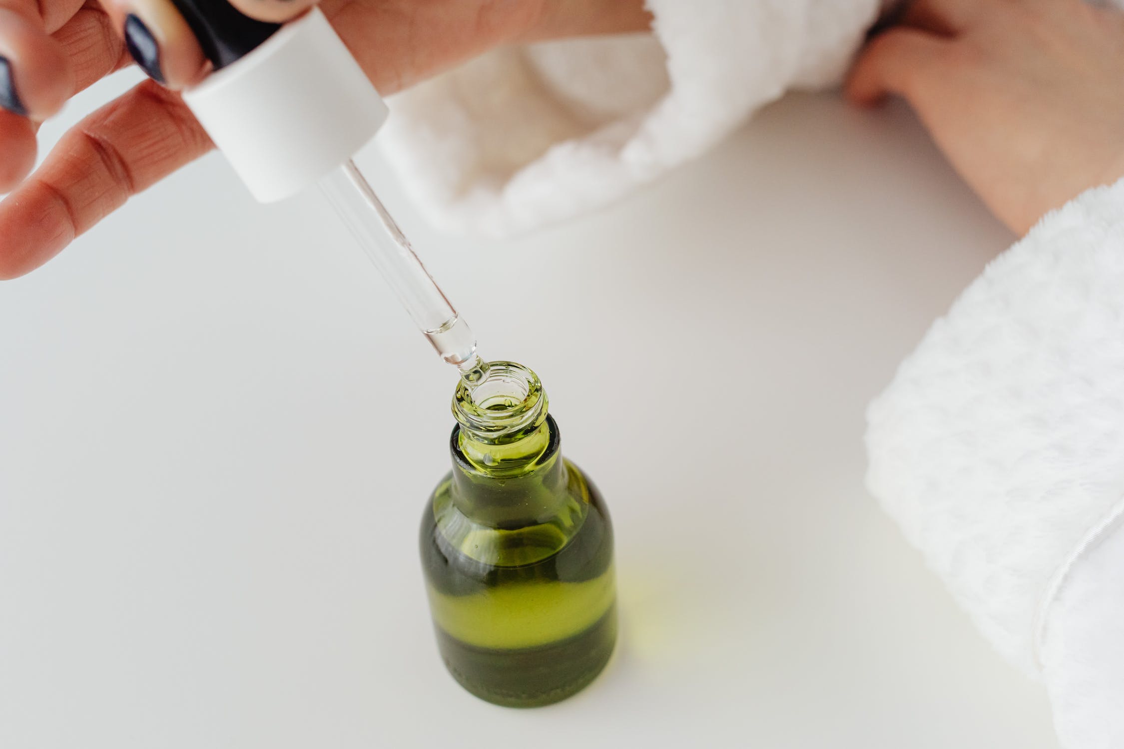 Manfaat serum Vitamin C untuk kulit wajah