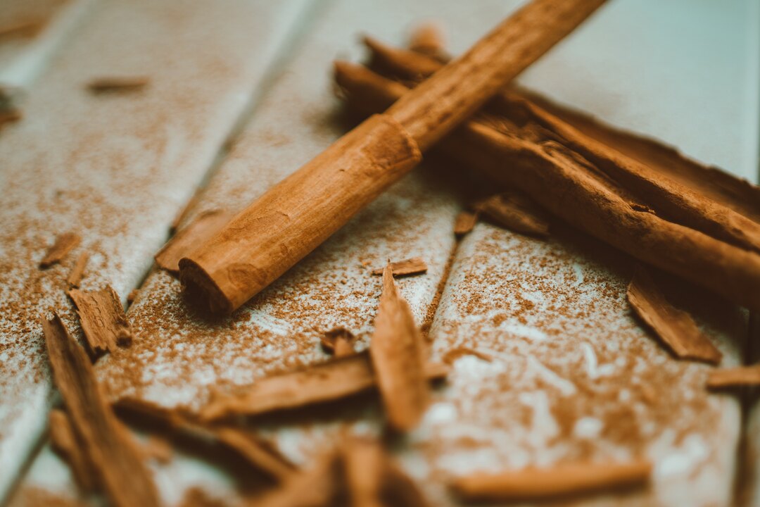 Manfaat kayu manis untuk kesehatan sebagai anti peradangan.