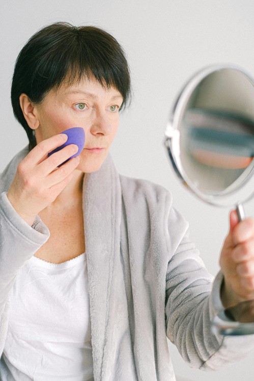 tips agar makeup tidak cakey, makeup, cara makeup tidak terlihat cakey, makeup cakey
