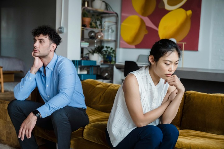 cara hadapi pasangan yang selingkuh dengan elegan, pasangan yang selingkuh, elegan