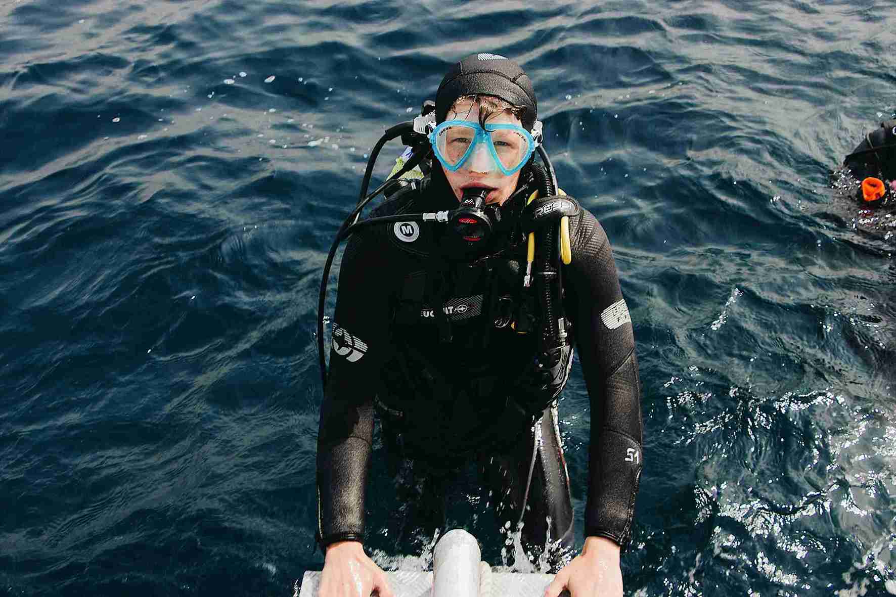perbedaan scuba diving dan diving, penyelam scuba, penyelam, free diving, snorkeling