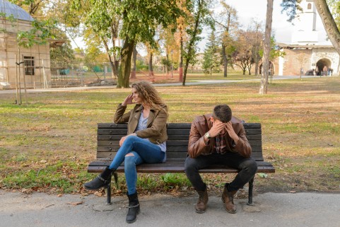 situationship, tanpa komitmen, komitmen, hubungan tanpa status, tidak romantis, hubungan yang membosankan