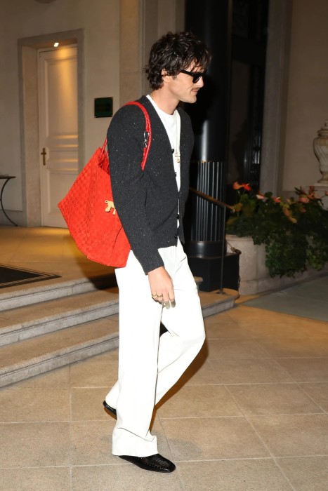 Penampilan Jacob Elordi di kampanye terbaru Bottega Veneta