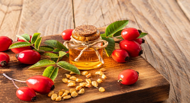Manfaat Rosehip Oil Untuk Kulit Wajah