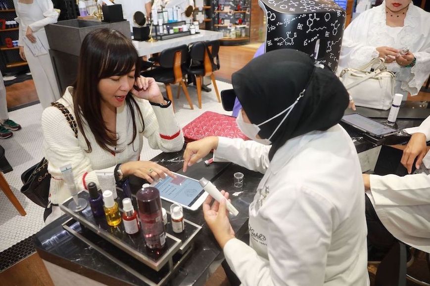 Kiehl's Retinol Skin-Renewing Daily Micro-Dose Serum The Soul Intimate Soiree