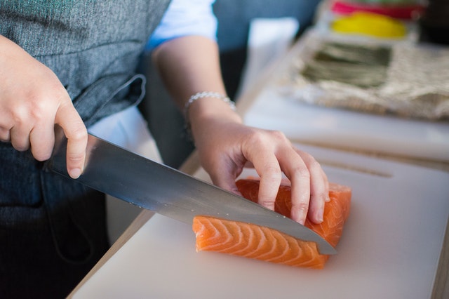 manfaat ikan salmon